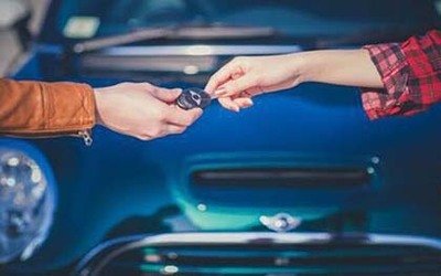 借用車輛未投保交強險，出事故后誰來擔責？